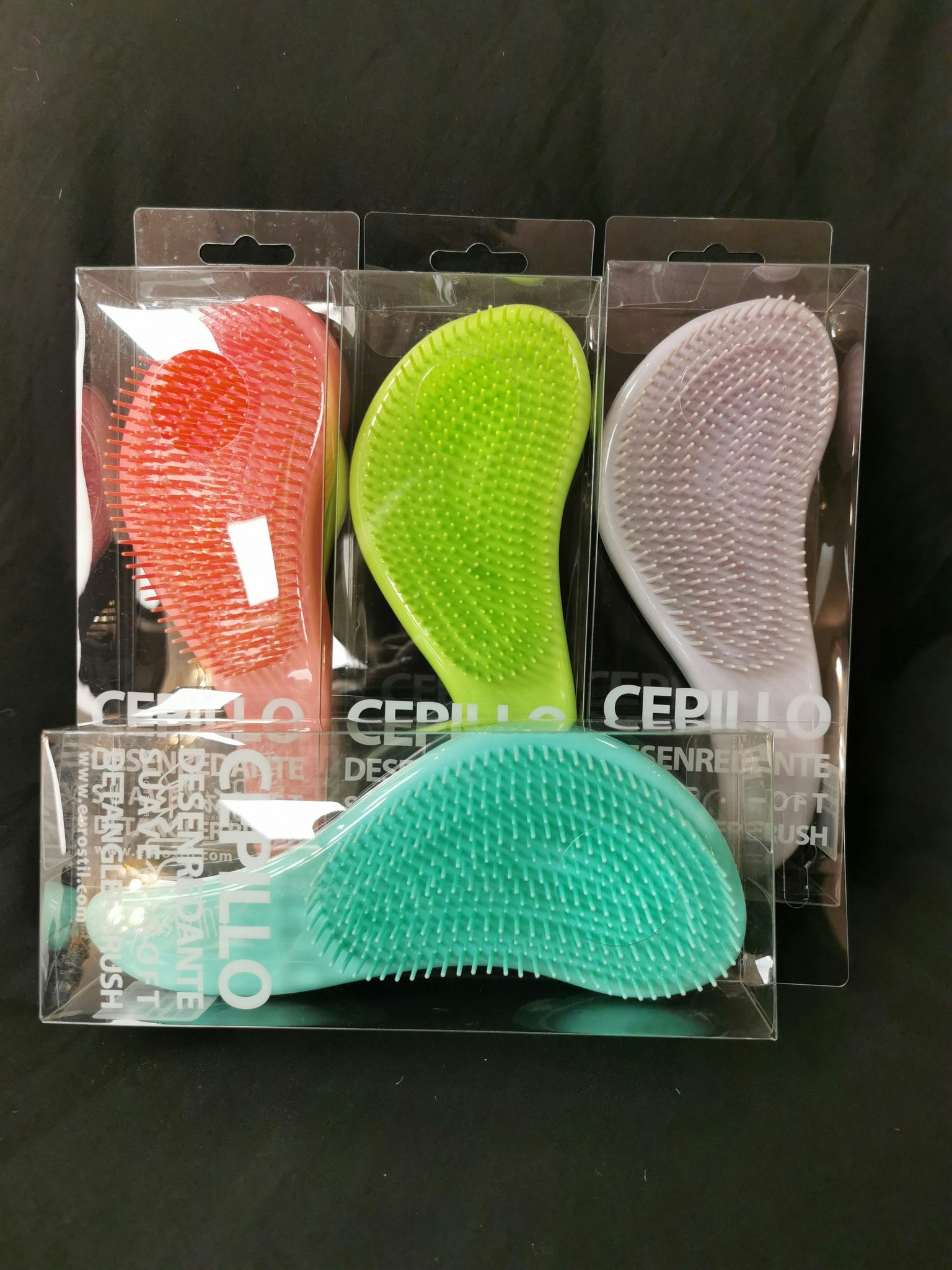 Detangler brush