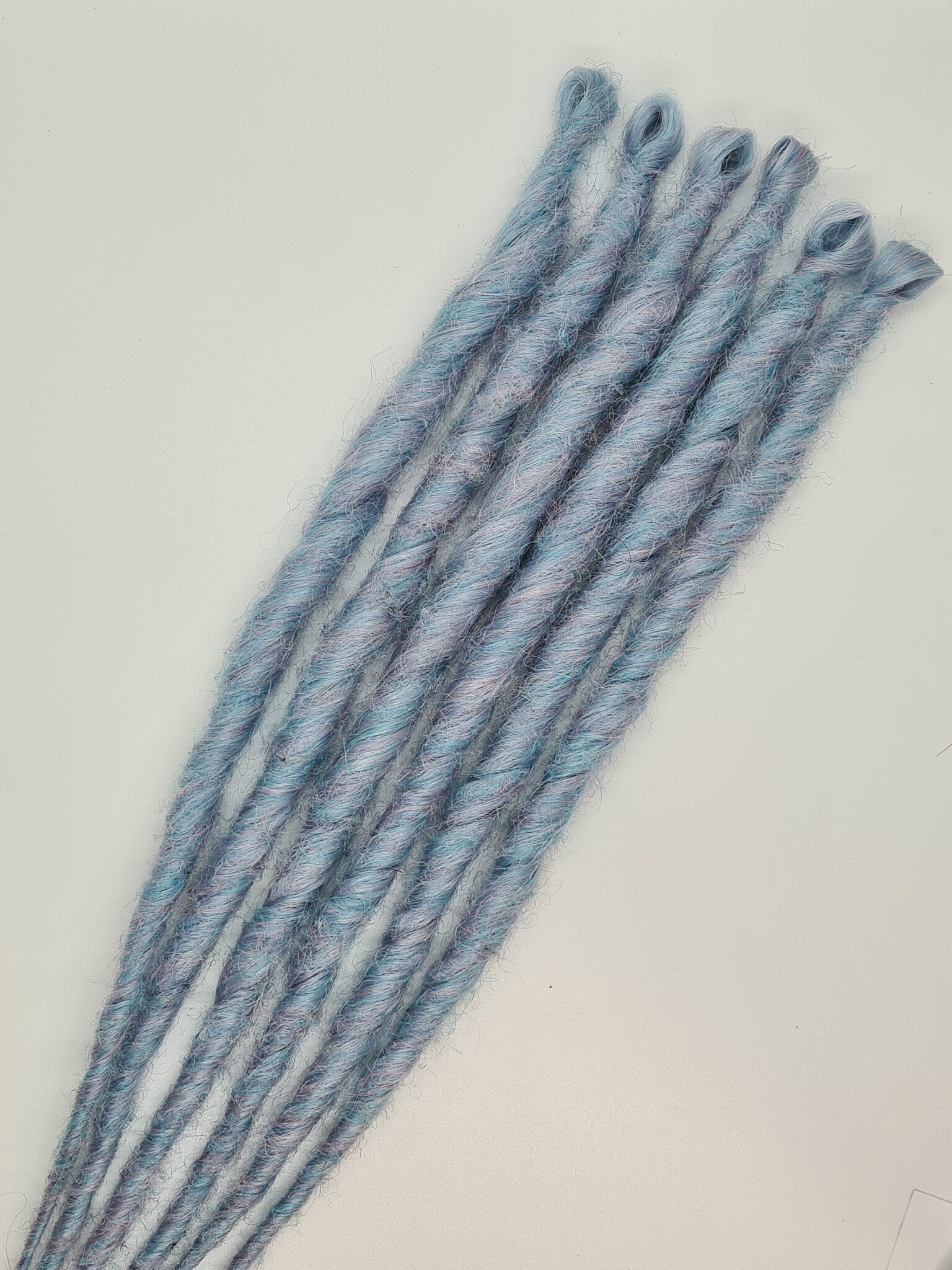 Ljusblå Candycane SE Syntetdreads 40cm (6st)