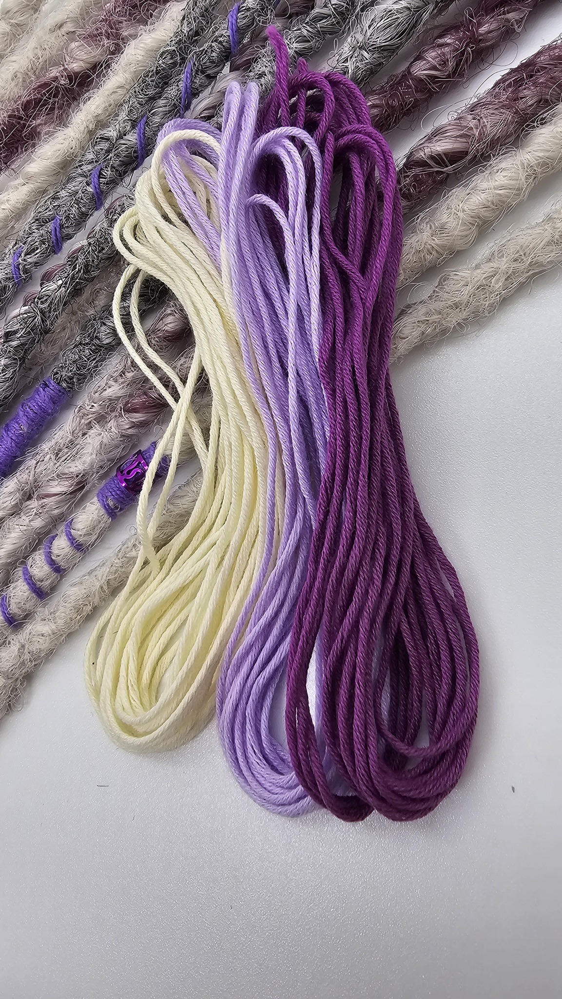 "Lavendel" Dekorationskit Till Dreads (Vit, Ljuslila, Lila Trådar)