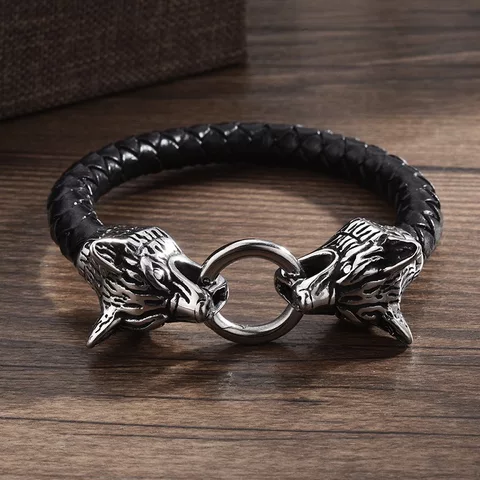 Viking smycken såsom Tors hammare halsband och mycket mer.