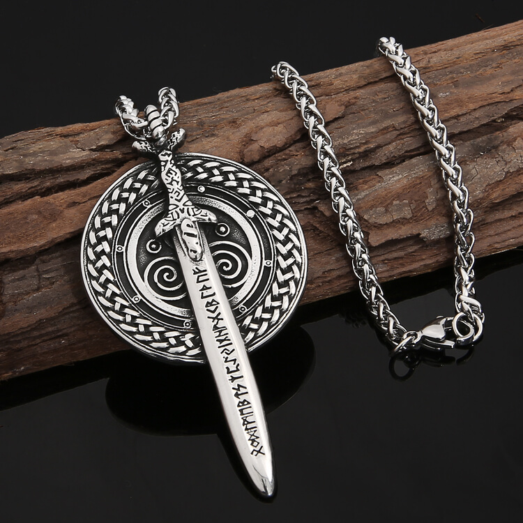 Halsband Sword of Triskelion