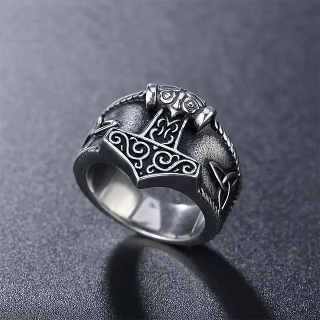 Ring Thor Hammer