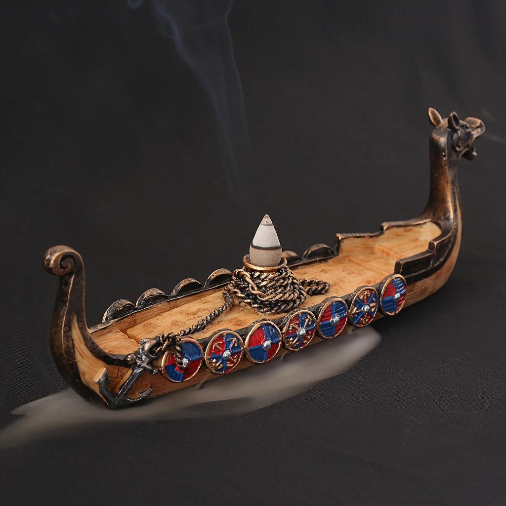 Vikingabåt med rökelse