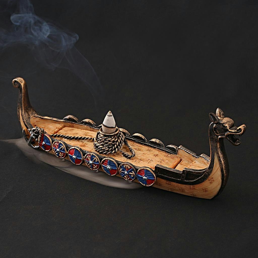 Vikingbåt med røkelse