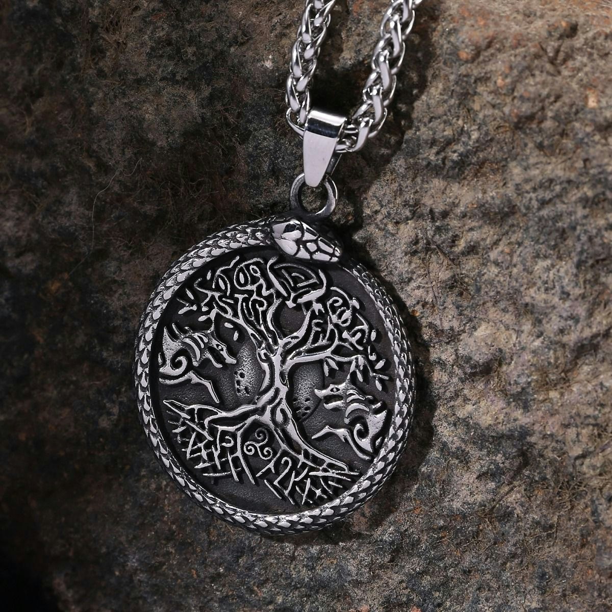 Necklace Yggdrasil Wolves