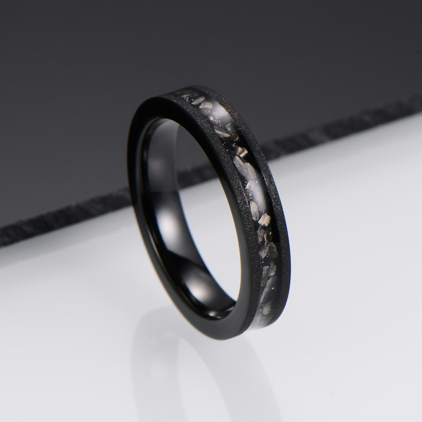 Ring Black Crystals Tungsten 4mm