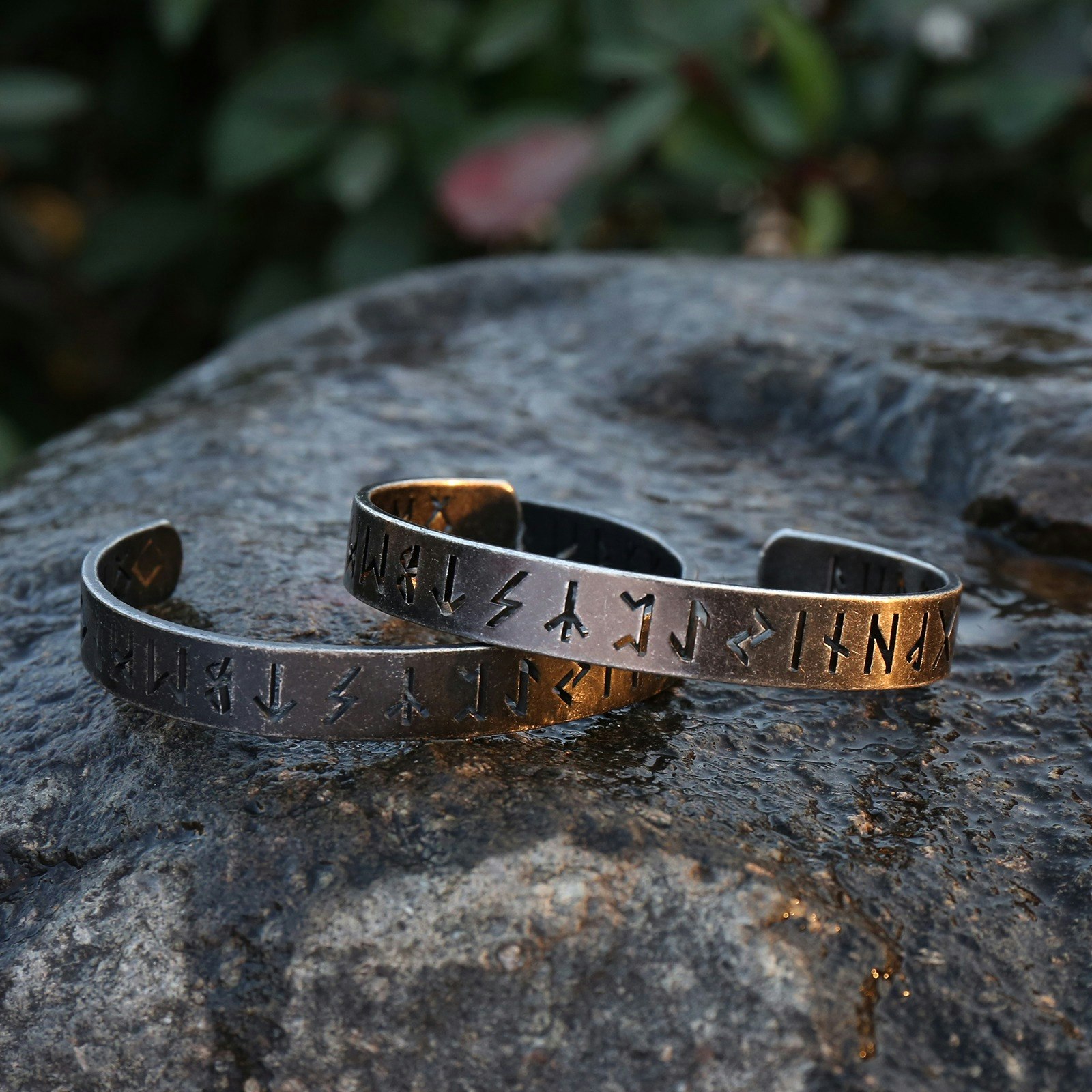 Armband Futhark (Flera färger)