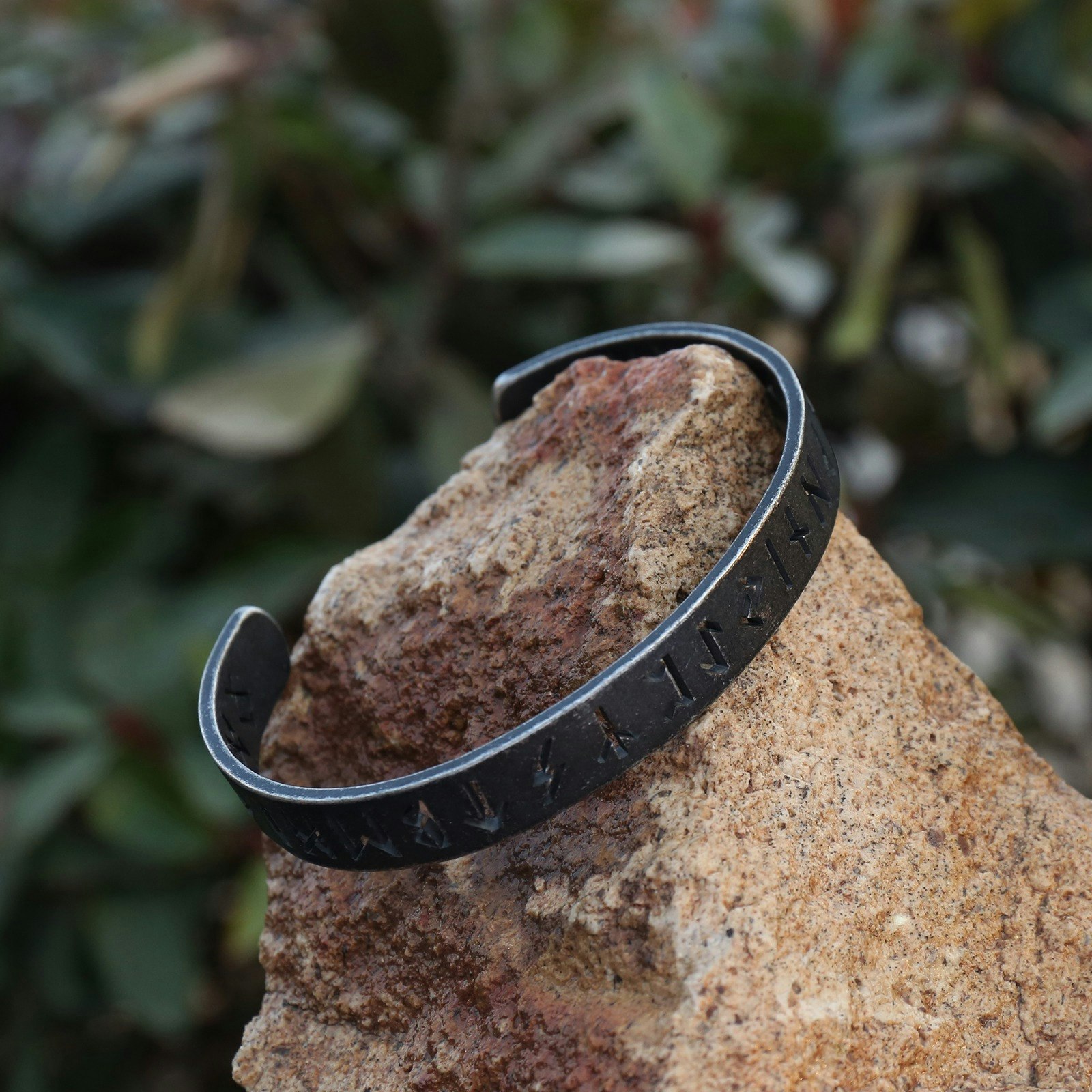 Armband Futhark (Flera färger)