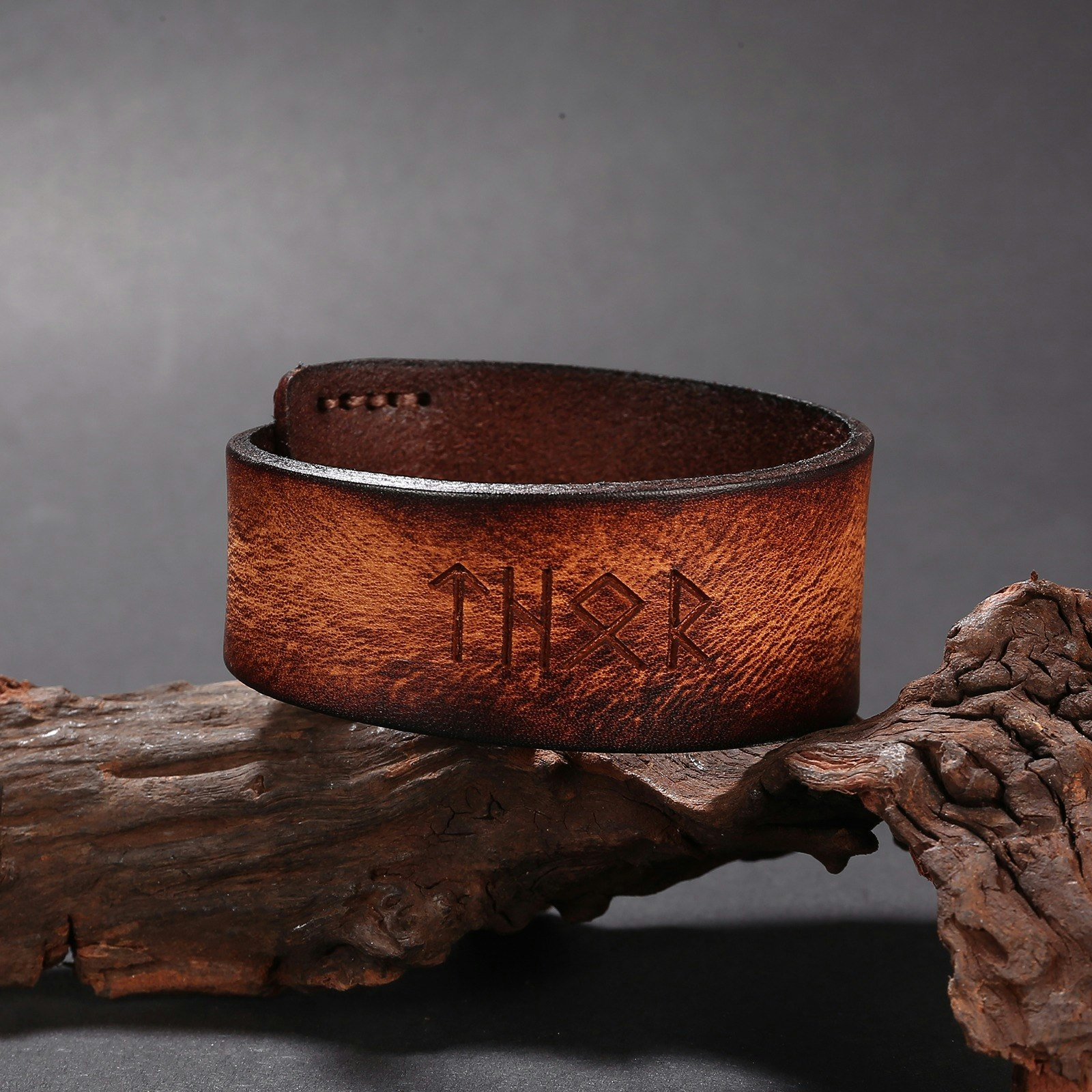 Armband Thor-ᛏᚺᛟᚱ  Läder (flera färger)
