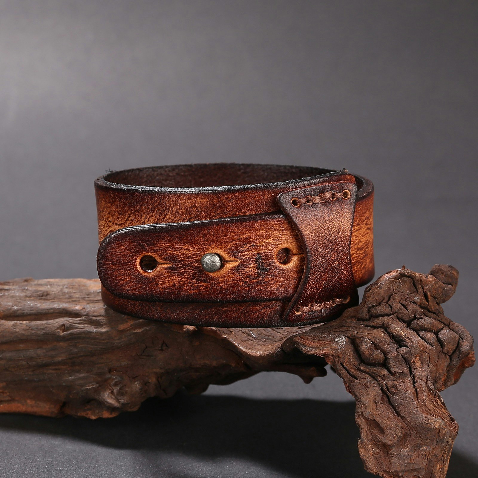 Armband Thor-ᛏᚺᛟᚱ  Läder (flera färger)