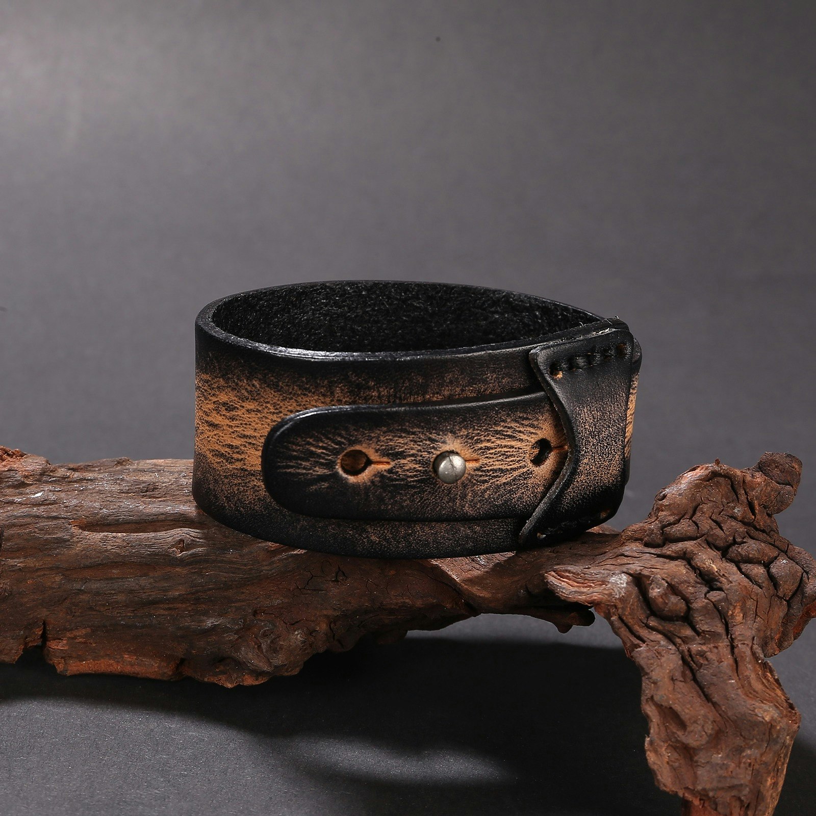 Armband Odin-ᛟ ᛞ ᛁ ᚾ  Läder