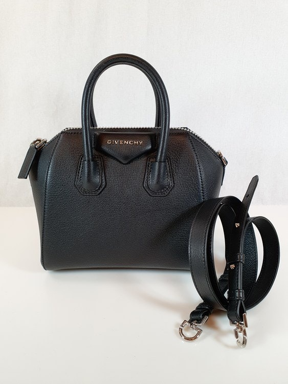 Givenchy Pre-owned Antigona Mini Leather Shoulder Bag- Black