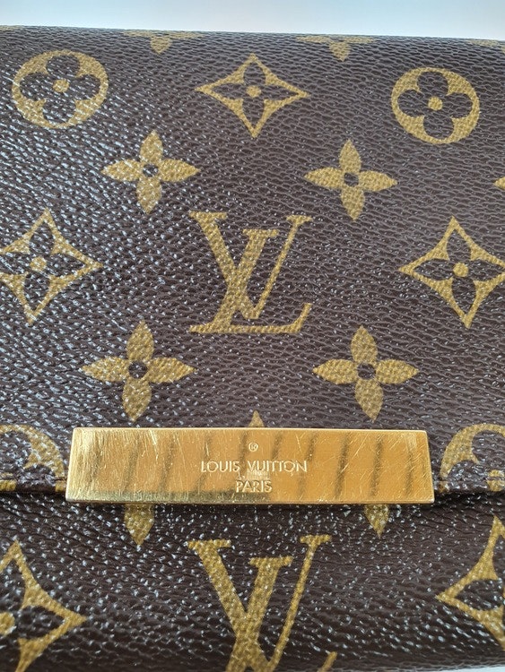 Louis Vuitton Monogram Cheche Gypsy PM Bag, Printemps-Ete 2010 Show, Lot  #58595