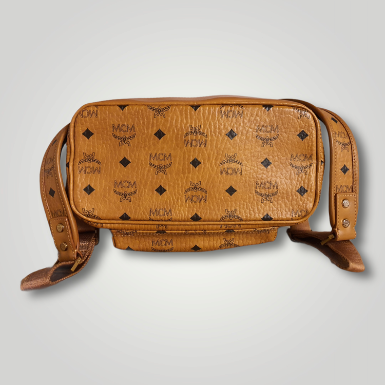MCM Pre-owned Stark side studs Backpack in Visetos