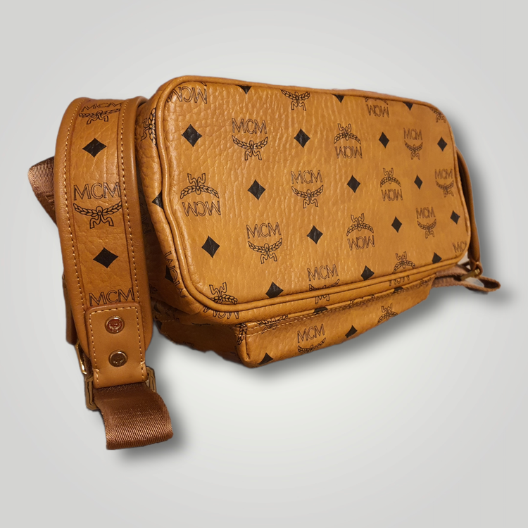 MCM Pre-owned Stark side studs Backpack in Visetos