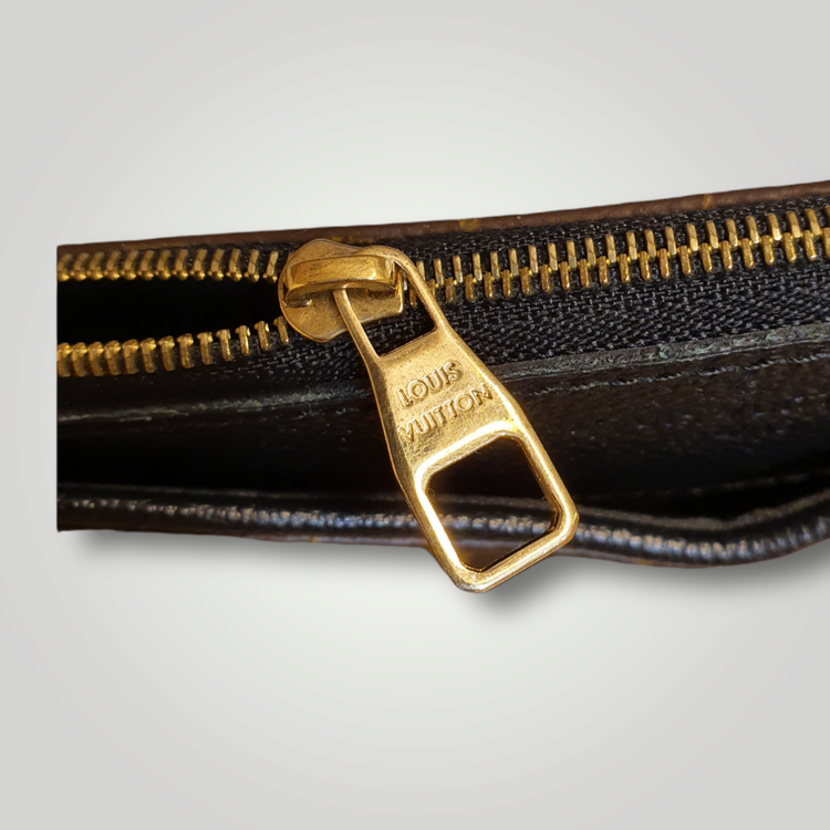 Shop Louis Vuitton MONOGRAM Monogram Unisex Leather Logo Clutches (M22763)  by Bellaris