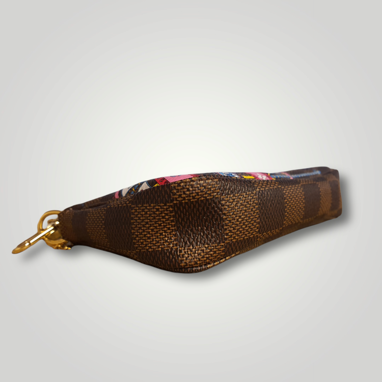 Louis Vuitton Pre-owned Mini Pochette Accessoires Damier Winter Collection SH2021-343