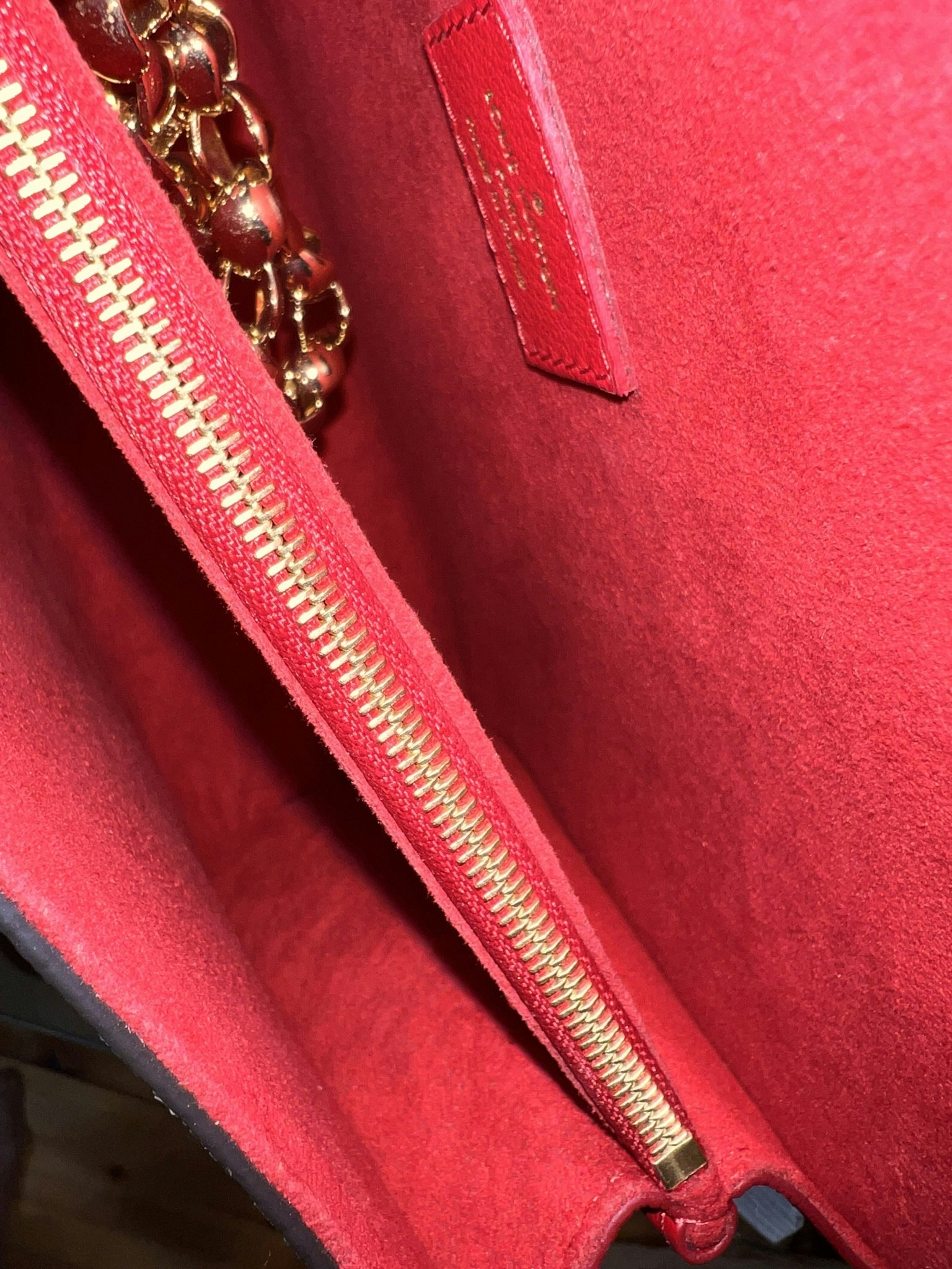 Louis Vuitton Pre-owned Victoire Monogram Cerise Red