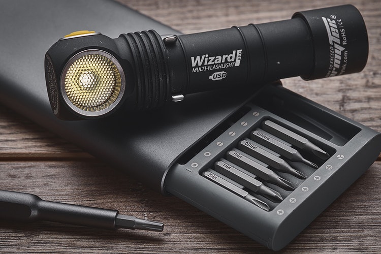 Armytek Wizard Pro Magnet USB laddning 2300 Lumen