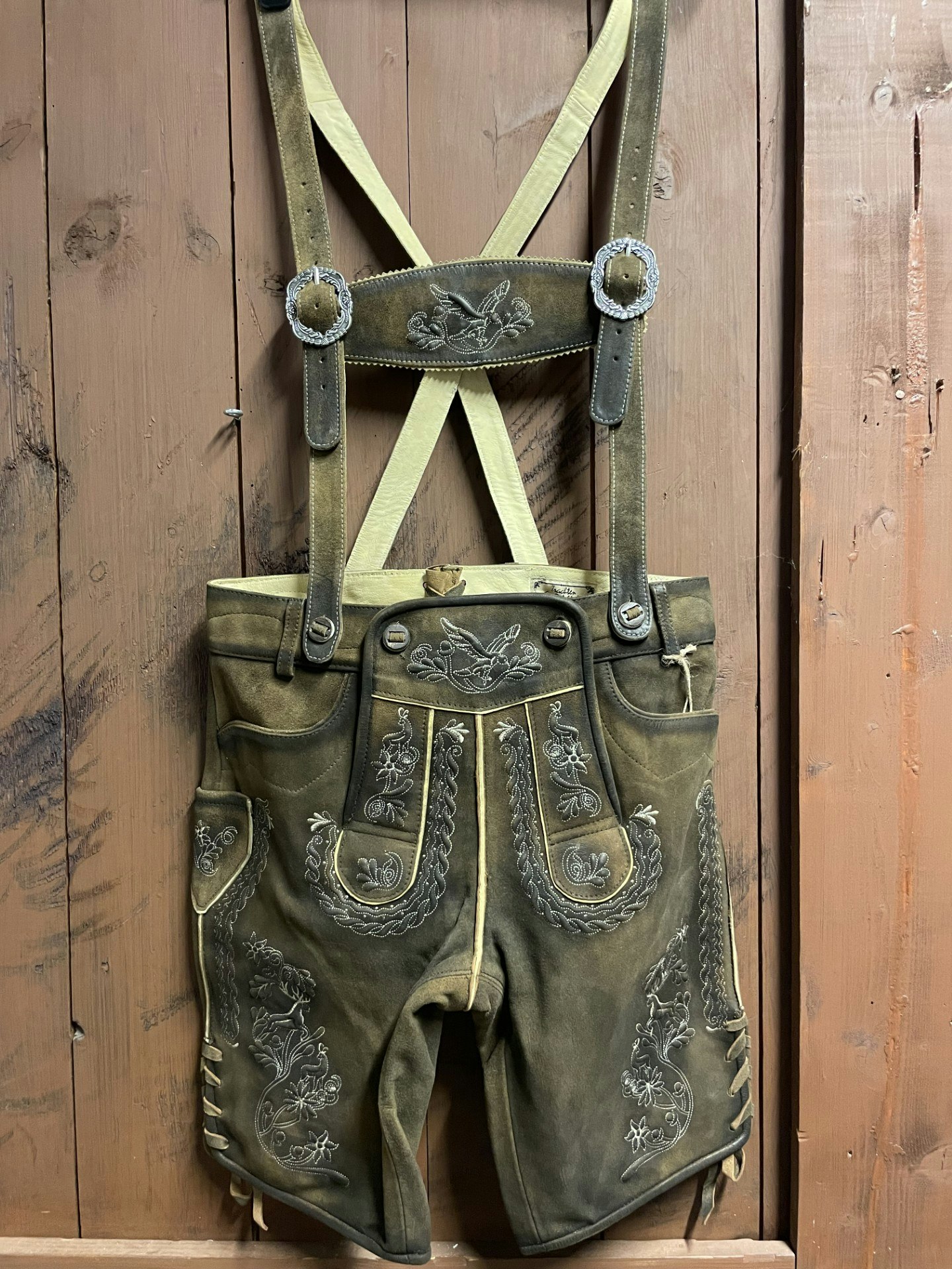 Trachten Rebell "Alex-ST Wildbock" med hängsle , Zirbe