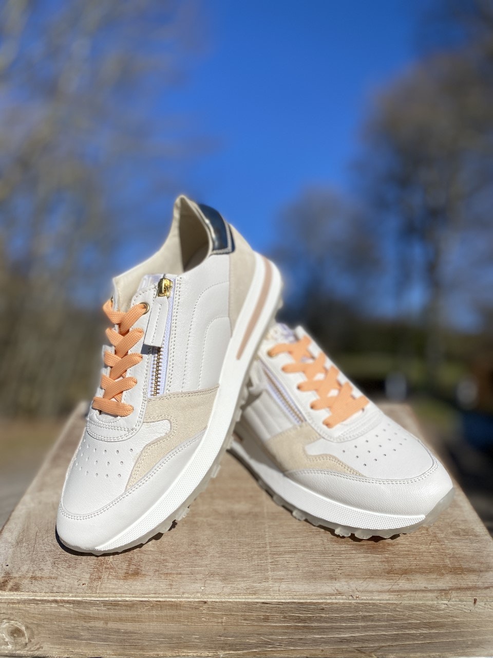 DLSport Gympasko creme / beige med dragkedja och orangea snöre