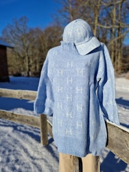 HÉST ”Fam knit sweater” lång tröja/klänning , Ljusblå