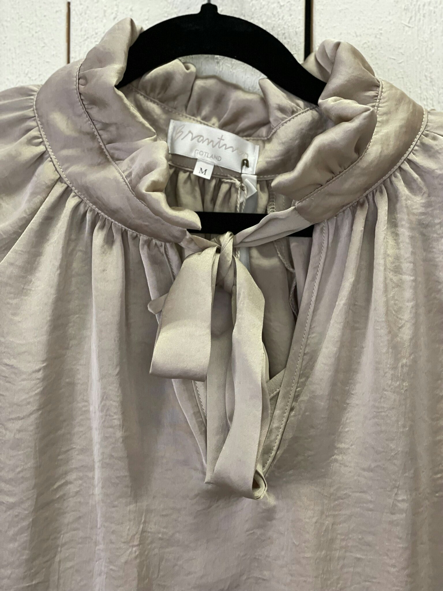 Branting blus " Tina " , Sand