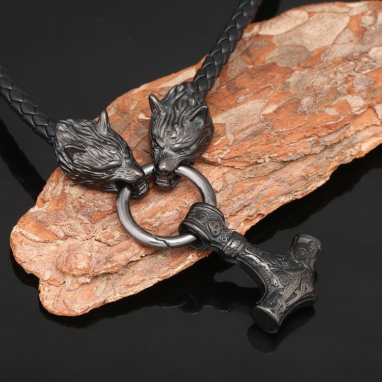 Halsband Wolf-Thors hammare. Svart / Antracit. Läderrem 60 cm