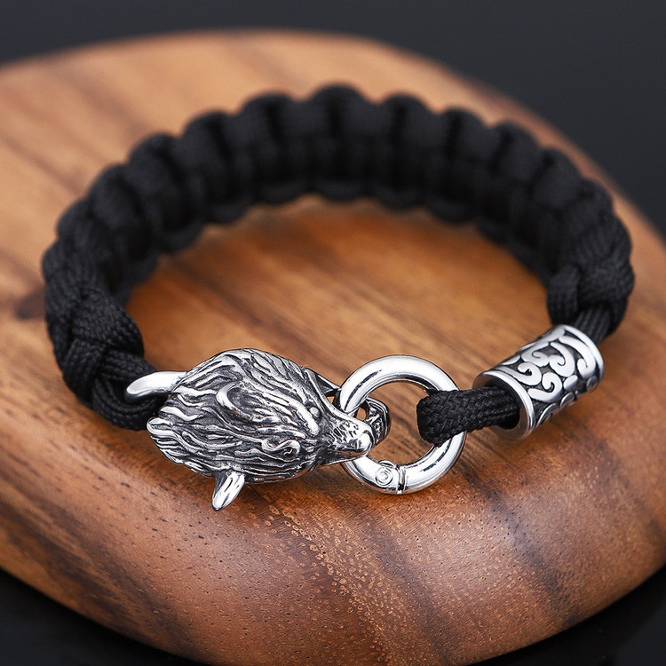 Armband Svart. Wolf Head. Silverfärgad