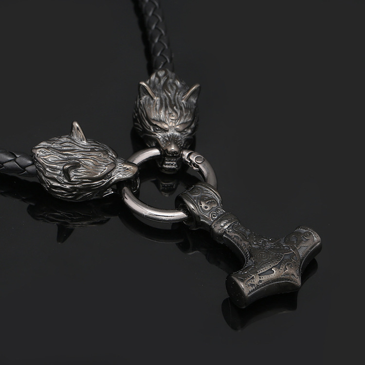 Halsband Wolf-Thors hammare. Svart / Antracit. Läderrem 60 cm