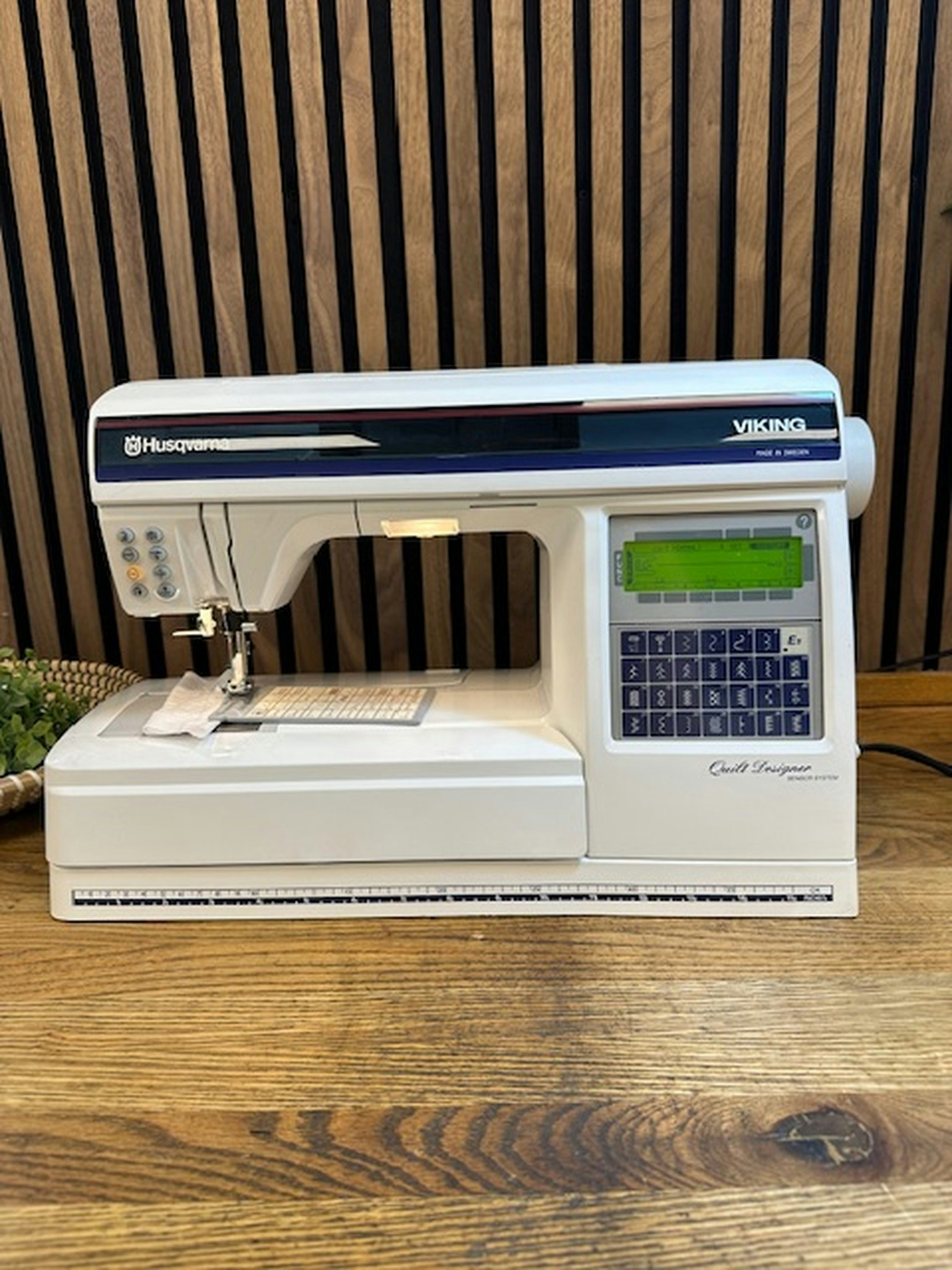Husqvarna Designer | Begagnad