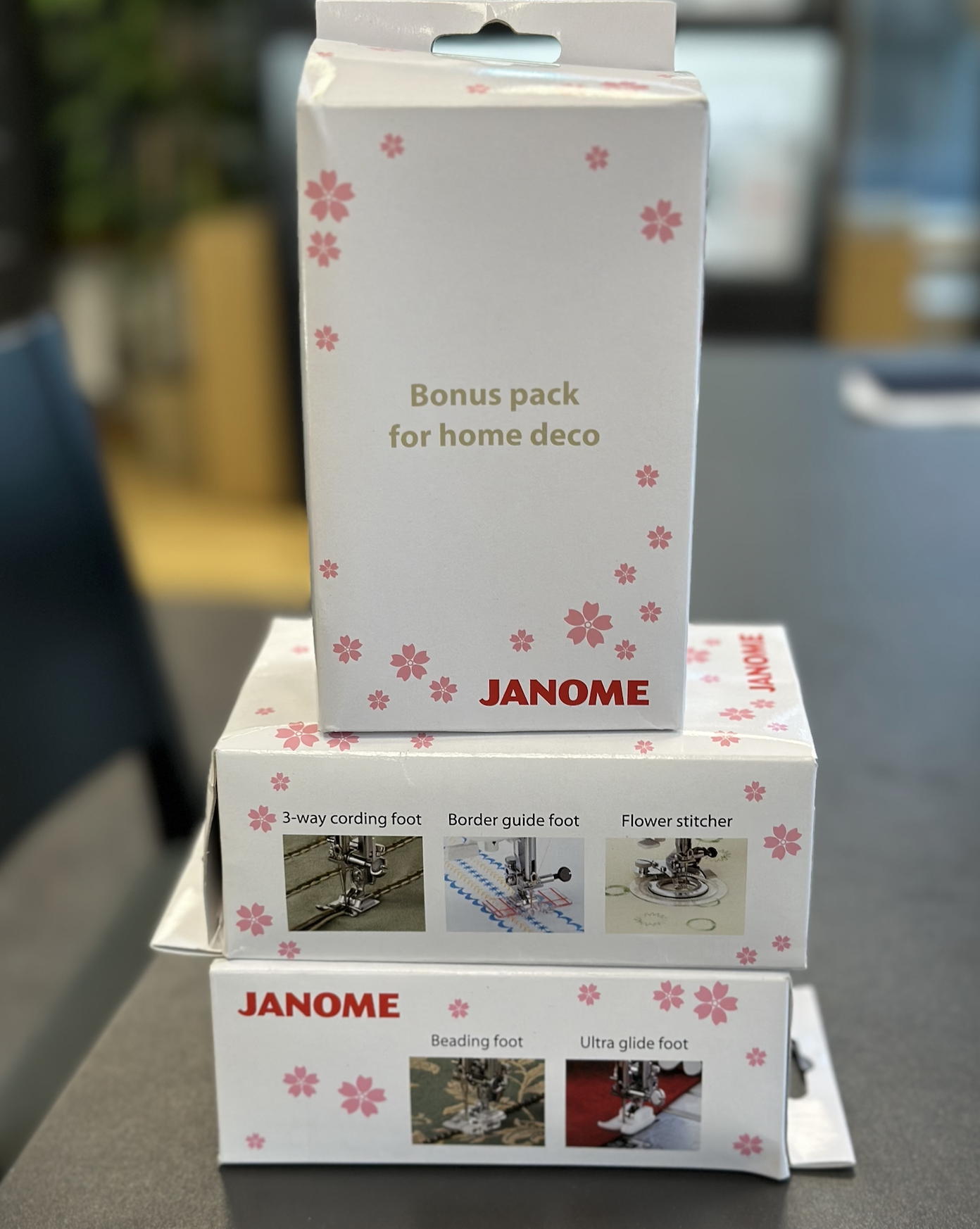 Janome Embla