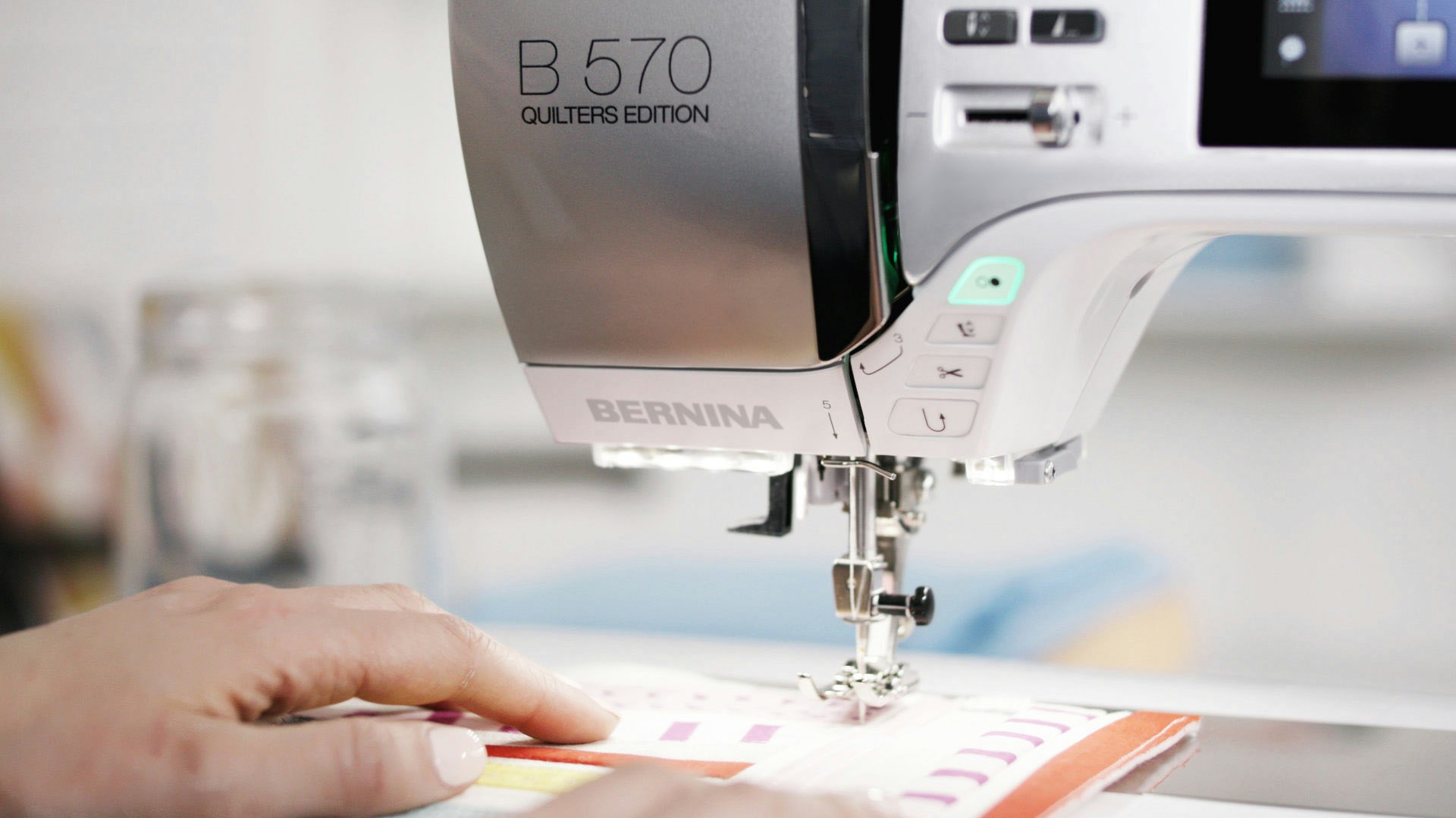 BERNINA 570 QE (Tygsaxar på köpet värde 400 kr)