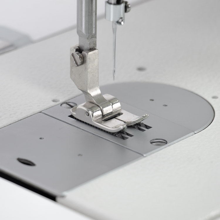 Zoje - Zigzagmaskin med integrerad AC-servomotor – komplett symaskin