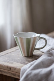 Majas Mugg randigt mönster