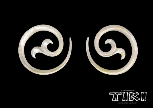 Ett par Tiki Mother of pearl spiral delux