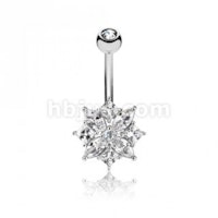Navelpiercing med vacker blomma