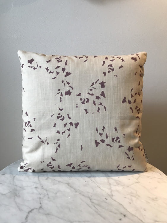 KUDDFODRAL DOTS, CUSHION COVER, SAND