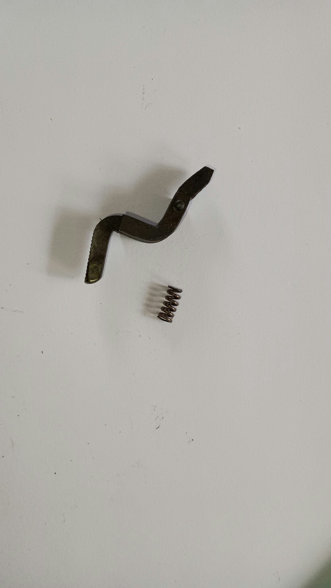 Sako L46 magasin spärr
