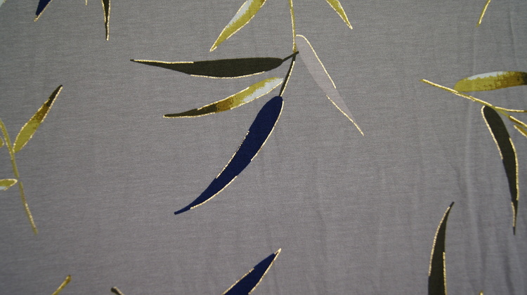 Jersey grå med blader og gull foile print