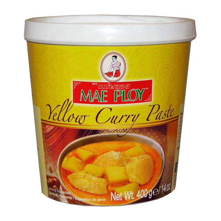 Gul currypasta från Mae Ploy. Klassisk Thailändsk currypasta med gul chili som bas. Används som smaksättare i wokrätter, i grytor med kokosmjölk och i soppor.