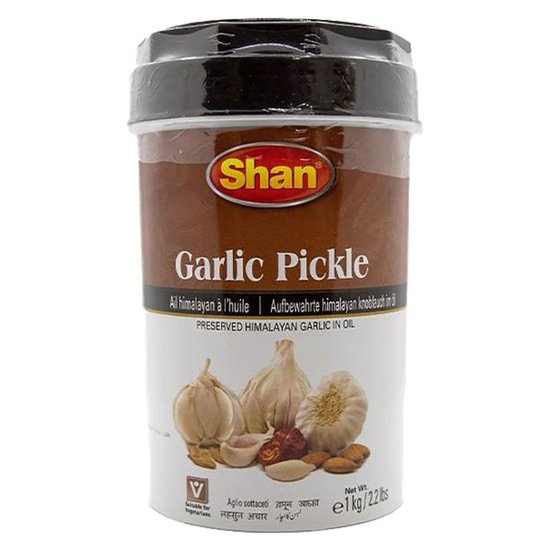 Inlagd vitlök i olja. Shan Garlic Pickle, tillagad med världens finaste vitlök, marinerad i en rik blandning av kryddor som höjer smakupplevelsen på dina favoritmåltider.
