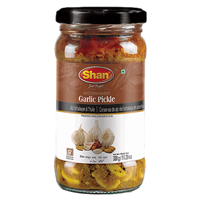 Garlic Pickle - Inlagd Himalaya vitlök i olja. Shan Garlic Pickle, tillagad med världens finaste vitlök, marinerad i en rik blandning av kryddor som höjer smakupplevelsen på dina favoritmåltider.