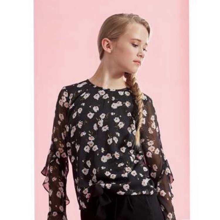 Blouse svart blommig