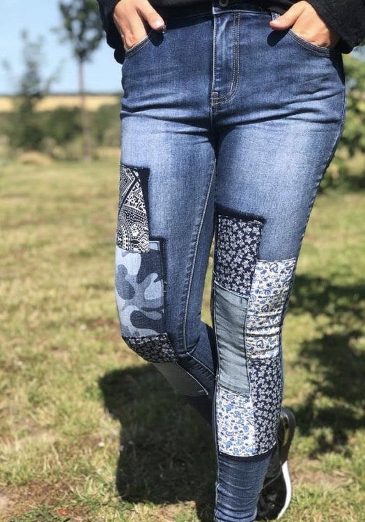 Jeans med mönstrade lappar - Morlins.se