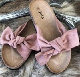 Sandal med roset i Rosa