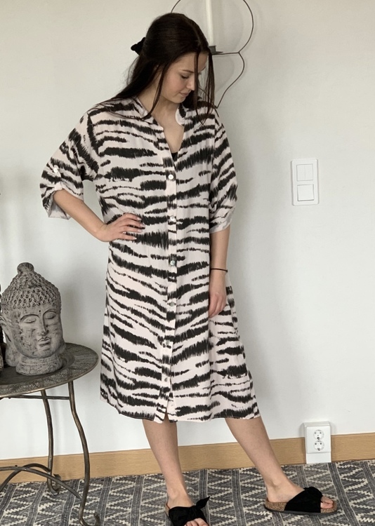 Rosa Zebra klänning/ Kimono