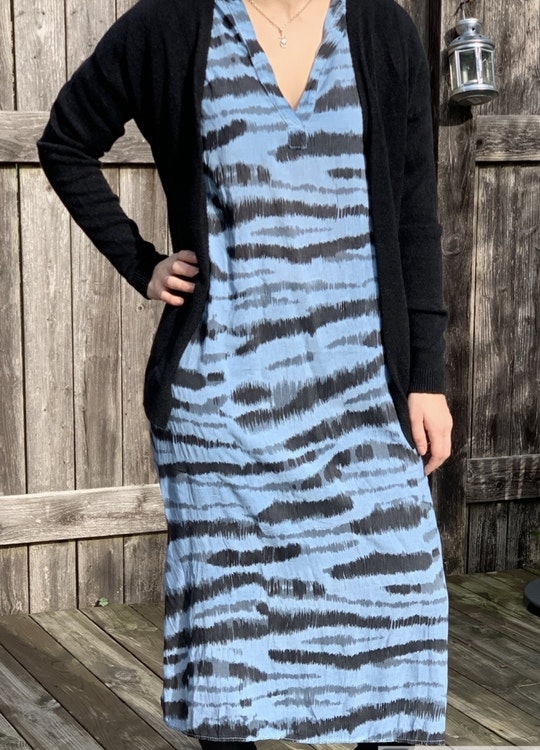 Zebra Mönstrad klänning Jeansblå - Morlins.se