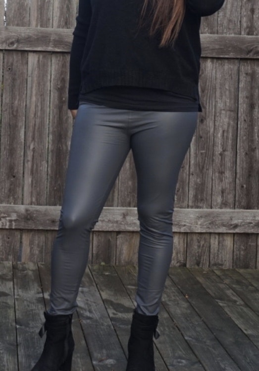 Mörk Grå Lackleggings  i Plussize