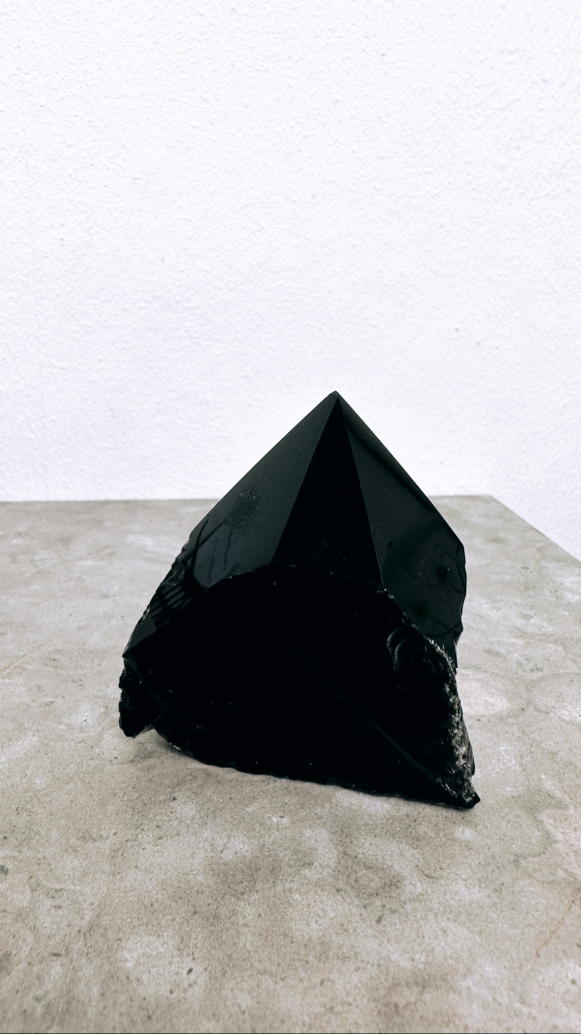 Svart Obsidian, semipolerad (B)